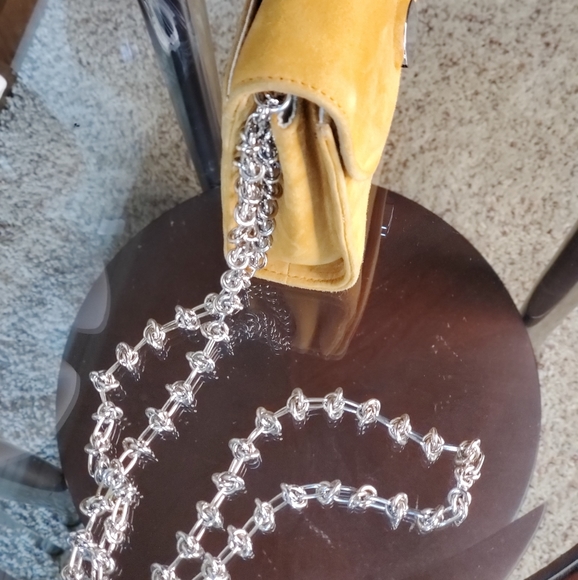 Little Liffner Chain Tiny Box - Picture 6 of 13